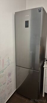 Lednice s mražákem SAMSUNG