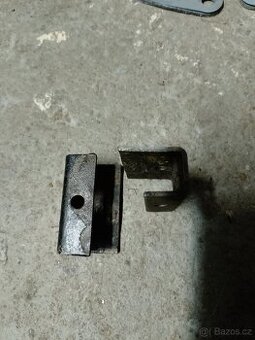 Škoda 100L 110L 105L 120L držáky baterie