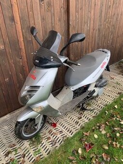 Aprillia leonardo 125