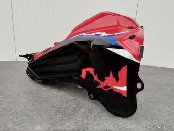 Nádrž Honda Africa Twin 1100 + poškoz. díly