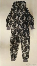 Maskáčový dětský domácí overal

