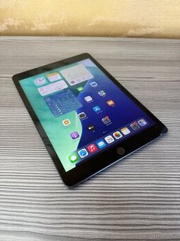 Apple iPad 7 32GB Space Gray, top stav