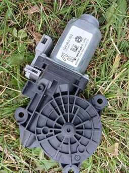 PRODÁM MOTOREK NA STAHOVÁNÍ OKÉNKA ŠKODA CITIGO