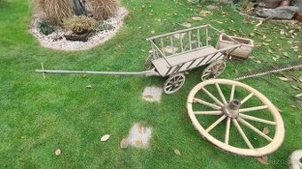 Staré zemědělské stroje, staré věci. Žebřiňák