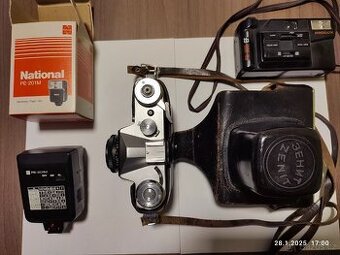 Prodám fotoaparát Zenit-E včetně obalu s přídavným bleskem