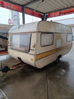 Prodám přívěsný vozík karavan vlek do 700 kg.