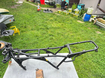 Kompletní rám s něměckými doklady BMW K1100 RS