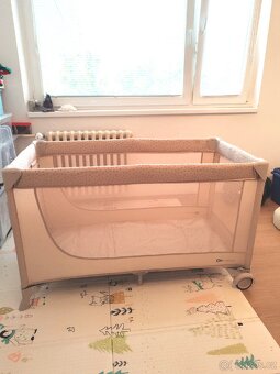 Cestovní postýlka Kinderkraft Joy 2 s příslušenstvím