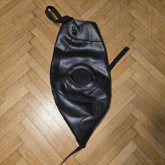 Kožený kryt na nádrž motorky Bagster černý