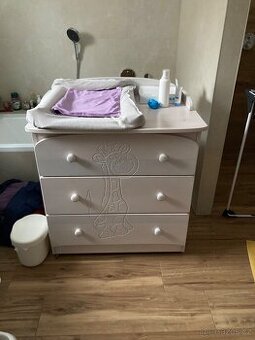 Přebalovací komoda