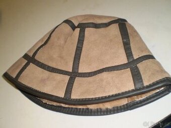 čepice pánská zimní - klobouk s kožešinou vel. 56 - 57