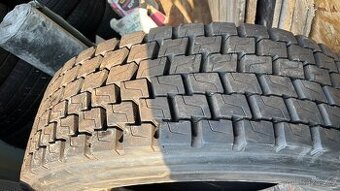 nový Recamic 315/70 r22,5