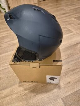 Lyžařská helma Salomon Pioneer LT