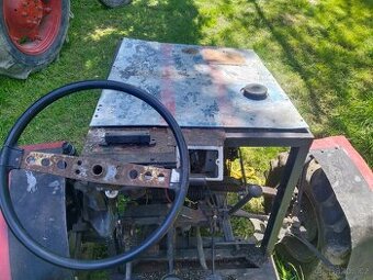 Traktor domácí výroby Jawa 250.