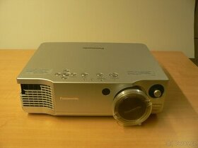 Panasonic PT-AE900E-nefunkční