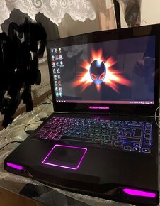 Starší Herní legenda Alienware M14x