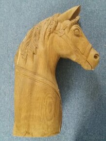Dřevěná socha koně