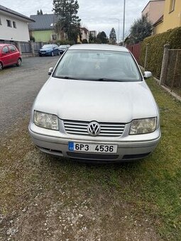 VW bora 1.9tdi 66kw vada motoru prasklý řemen