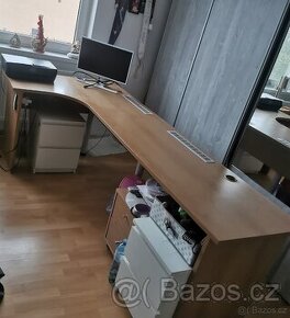 Prodám psací stůl pro 2 děti