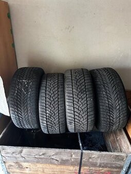 235/40/R19