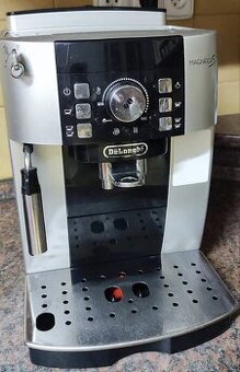 Kávovar DeLonghi Magnifica S