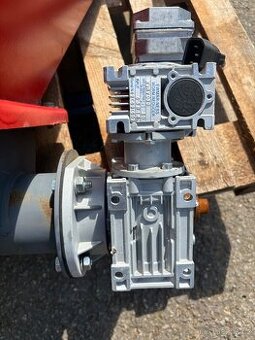 Motor reduktor - Převodovka pro kotlovou pec - 1
