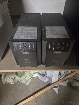 APC Smart-UPS 1500VA – záložní zdroj