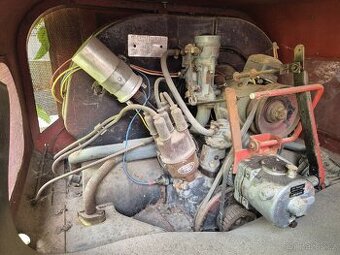 Motor vw brouk,  stará hasičská stříkačka
