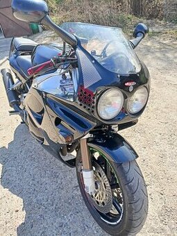 Honda cbr 900 sc28 - 1