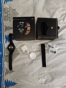 Huawei Watch Buds – chytré hodinky + TWS sluchátka v jednom