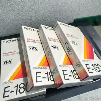 VHS (videokazety): 4x Sony E-180