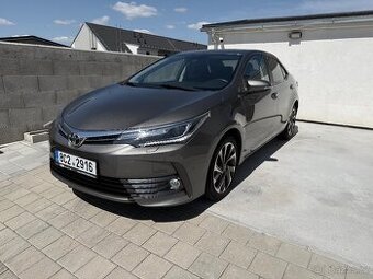 Corolla sedan 1.6 automat - plná výbava