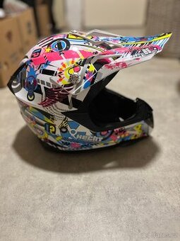 Hecht-Enduro helma
