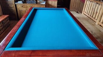 Kulečníkový stůl