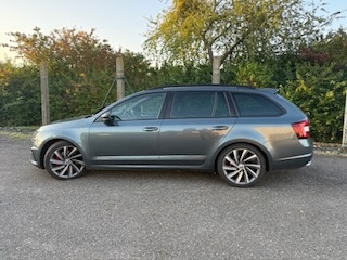 Prodám Škoda Octavia III RS DSG 2.0 TDI 135 kW