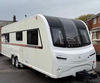 🔱 LUXUSNÍ ZIMNÍ KARAVAN Bailey Unicorn Barcelona r.v. 2018