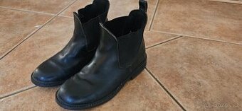 Jezdecká perka vel. 33 kožená