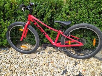 Dětské kolo Trek PRECALIBER Magenta, velikost 24"