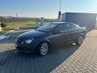 Prodám Opel Astra H Twin Top Cabrio s pevnou střechou