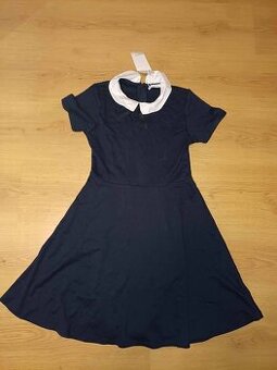 Nové dívčí šaty vel 152, Reserved