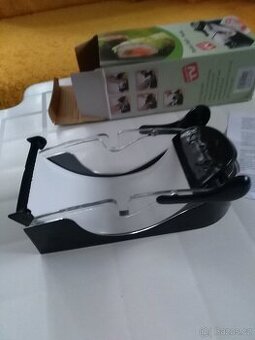 Strojek na výrobu sushi