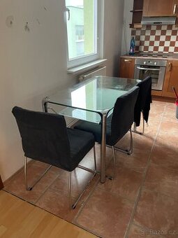 Skleněný stůl za odvoz