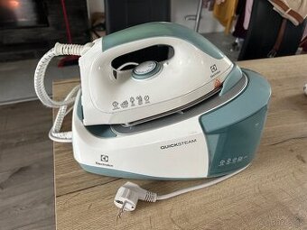 Parní generátor Electrolux EDBS3370 – plně funkční