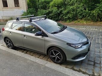 Toyota Auris 2018, alu střešní nosiče Atera