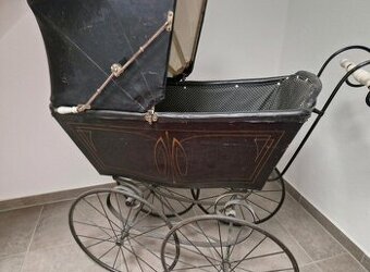 Starožitný kočárek