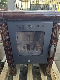 Kachlová kamna hnědá - prodám