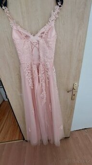 Maturitní plesové šaty růžové