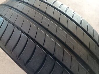 215/55 R18 MICHELIN (4518)