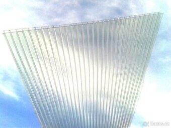 Polykarbonát na opravu skleníku – Kvalitní 4mm (UV filtr)