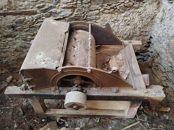 Jednoduchá mlátička bez čištění